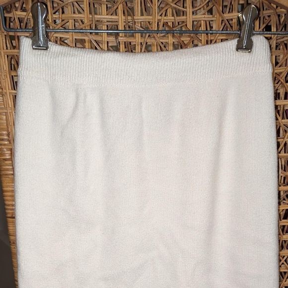 Knit White Sweater Skirt w Slit - Picture 5 of 6